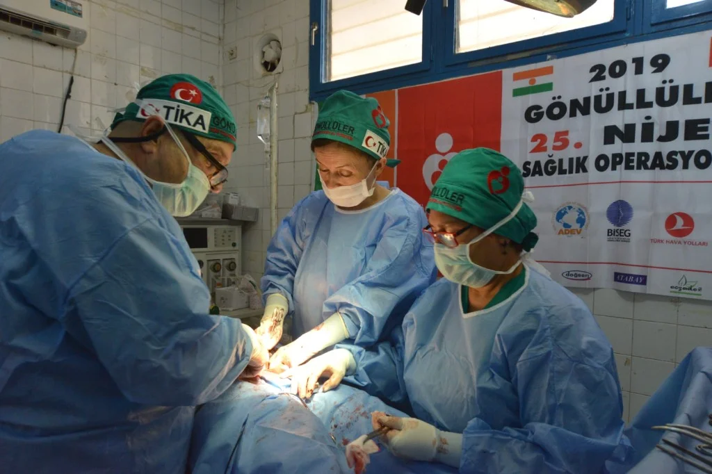 Op. Dr. Belgin Harzadın - Nijer Sağlık Operasyonu & Cerrahi Doğum Görevi