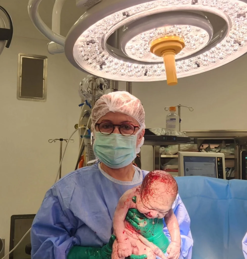 Op. Dr. Belgin Harzadın - Ameliyathanede Vajinal ve Sezaryen Doğum Mucizesi